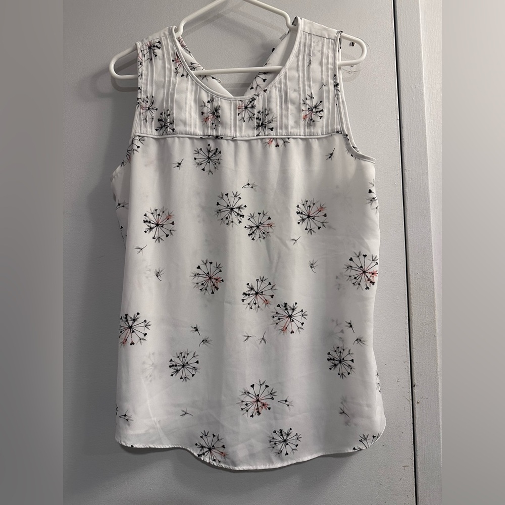 Reitmans White Sleeveless Blouse with Floral Print